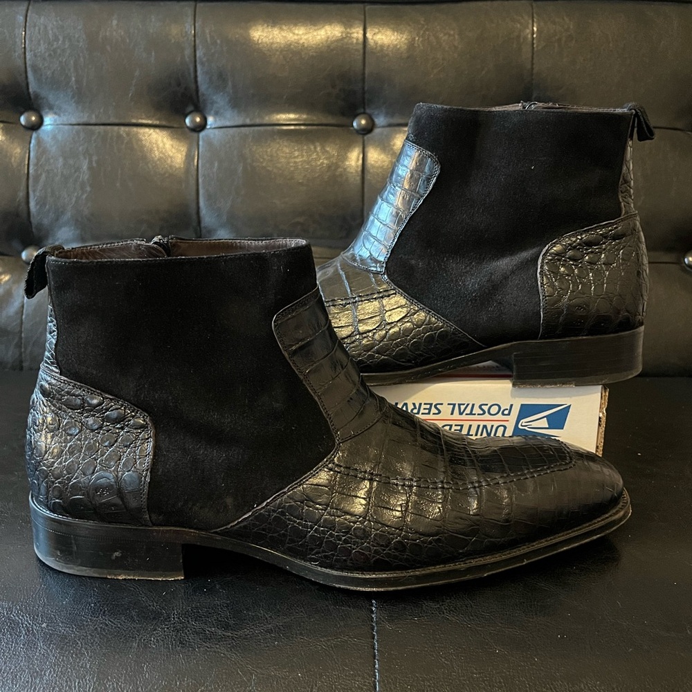 Mezlan Black Genuine Croc Suede Zip Boots‎